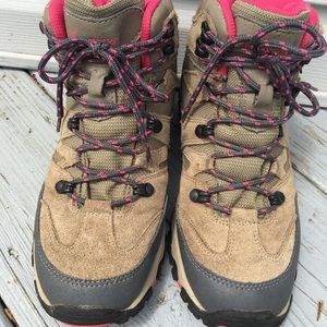 BearPaw hikers
